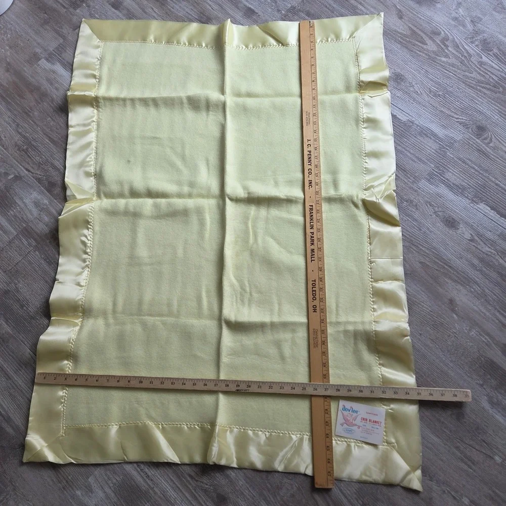 Dovlee vintage crib